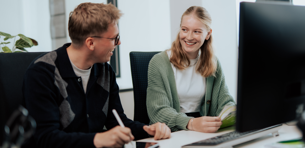 Schmuckbild - Azubis Industriekaufleute 