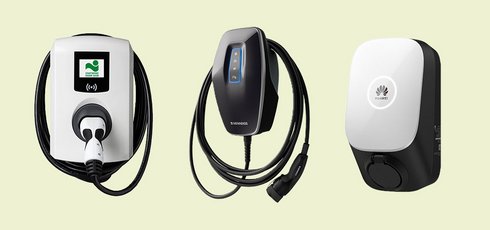 Titelbild: Drei Ladesäulen nebeneinander