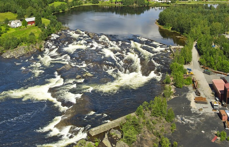 Luftansicht vom Wasserkraftwerk Fennefoss