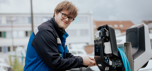Schmuckbild - Azubis Elektroniker/-in für Betriebstechnik 